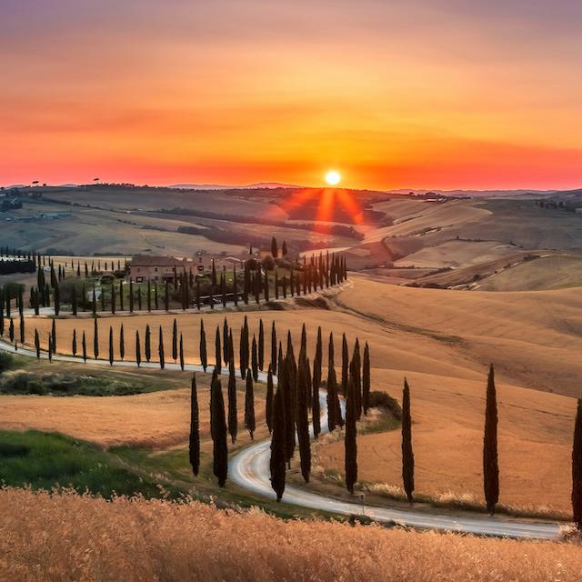 Coucher de soleil en toscane voyage vélo